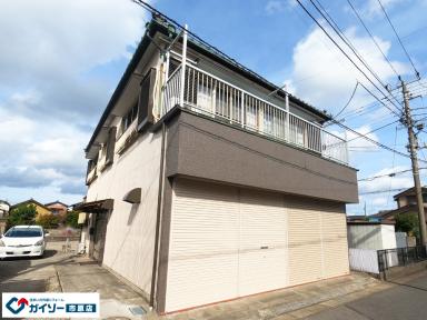 トタン外壁の塗装と棟瓦の取り直し